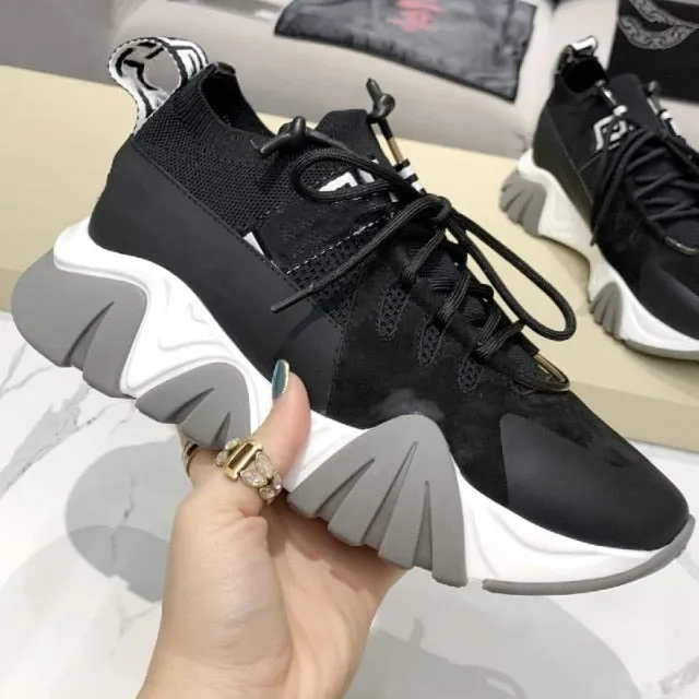 Outdoor Light Weight Sports Shoes Thick Bottom